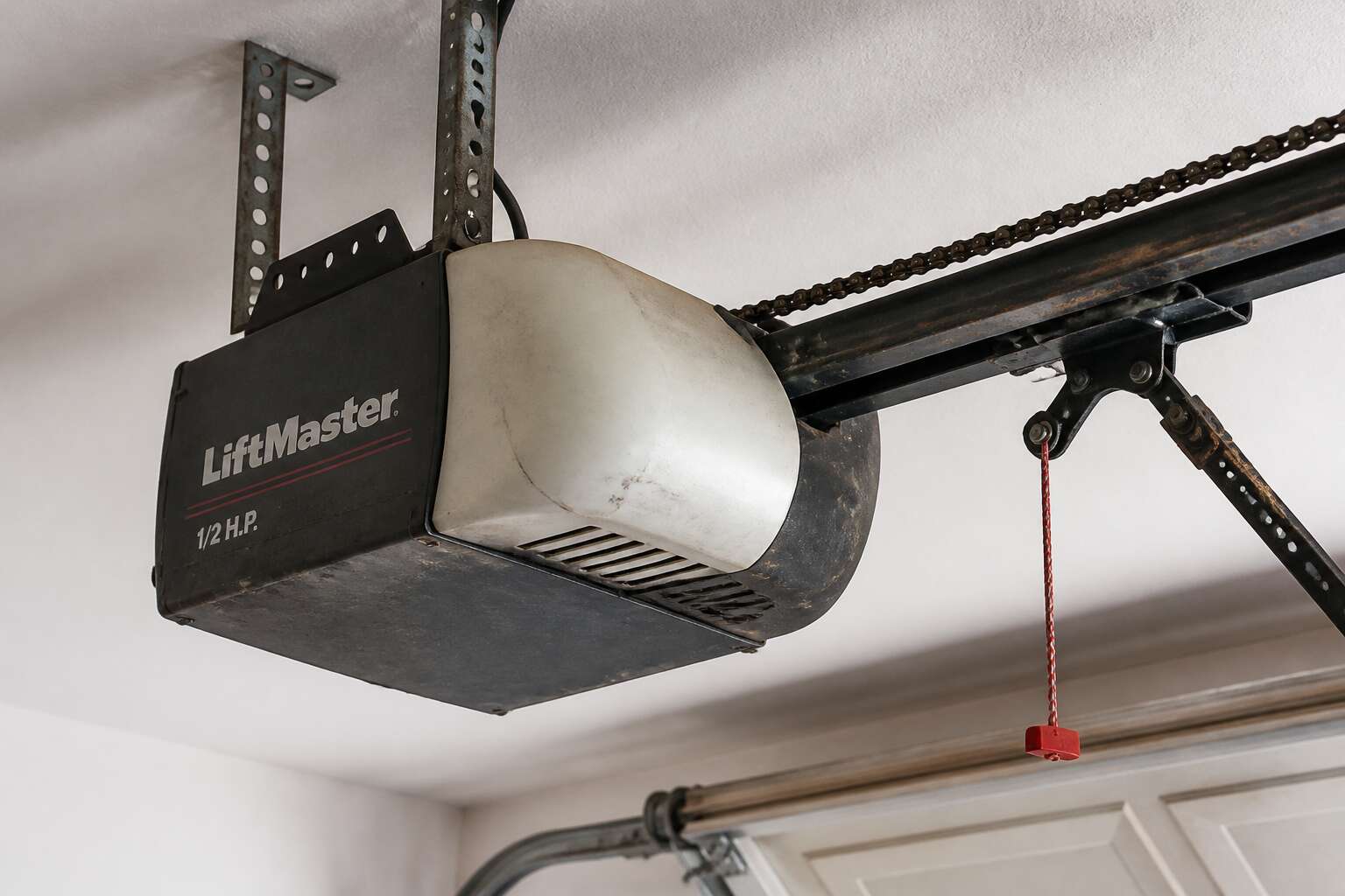 generated_image_6a91676043b93.jpg garage door motor loud